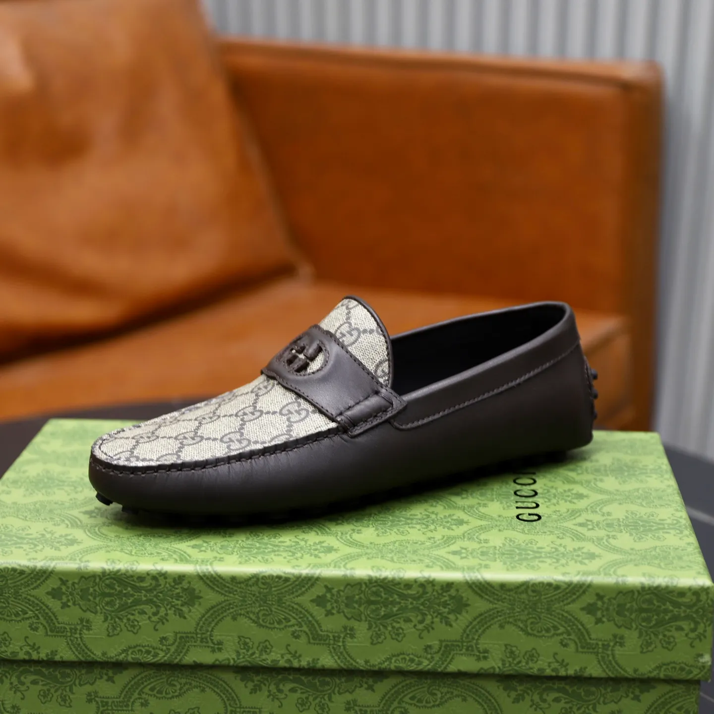 Ex-factory price: 460💰[GUCCI] Gucci ⚠️High-end men’s driving and pedal series ⚠️38-44 (customized for 45) ⚠️All original cowhide leather! Thick and soft! Made entirely of calfskin lining! Rubber sheet anti-slip beanie sole! Three-dimensional package technology! Fashionable and classic! Handicrafts! Original high quality! Feel free to compare!